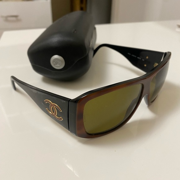 Vintage Chanel sunglasses - Picture 1 of 2